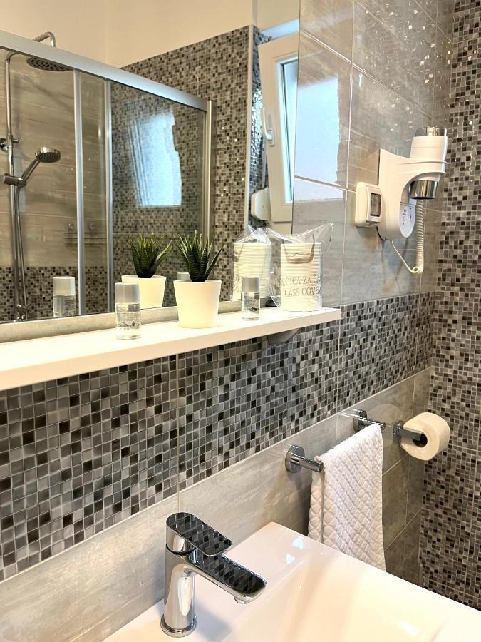 Four Stars Apartament *