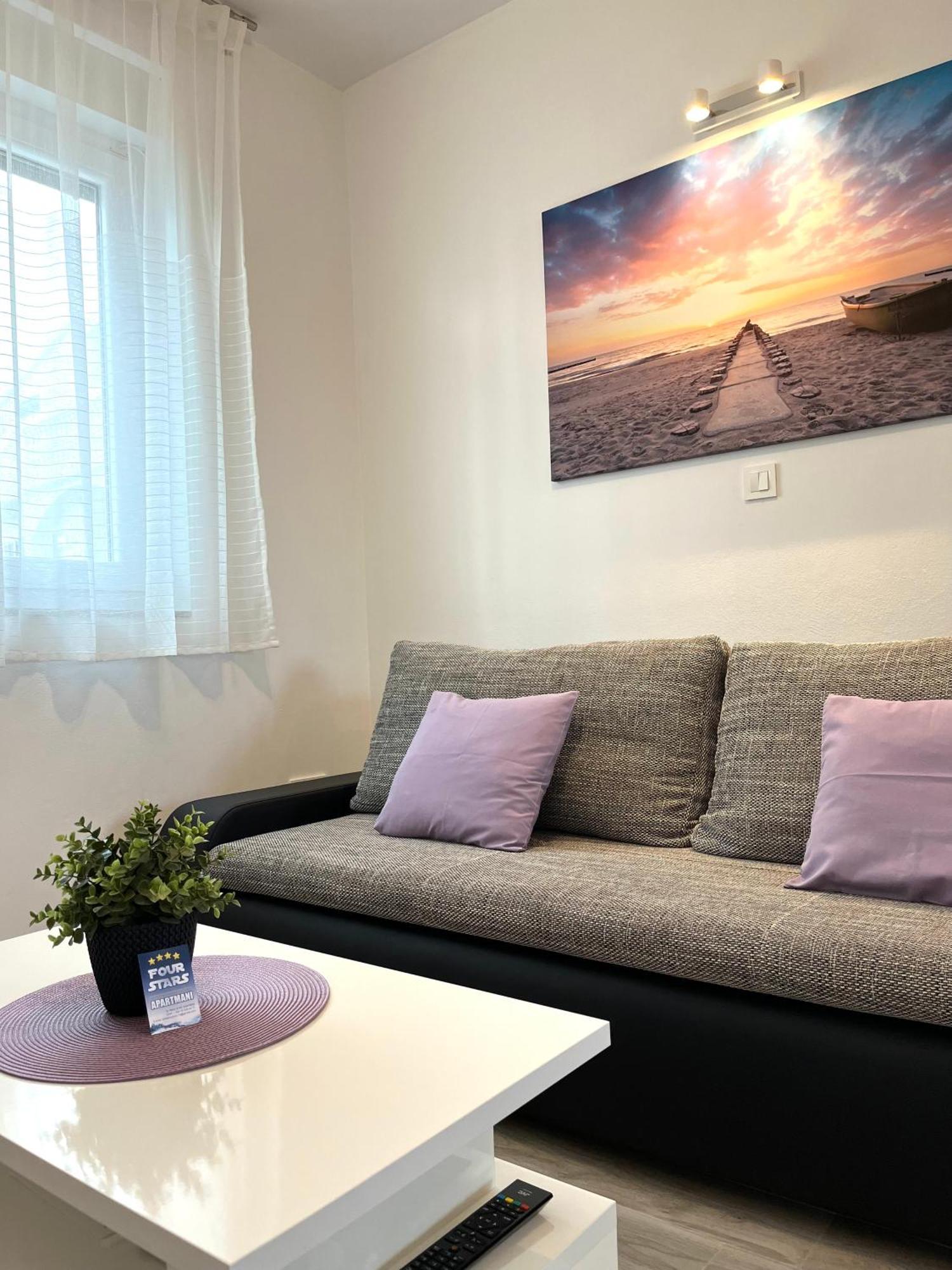 Four Stars Apartment